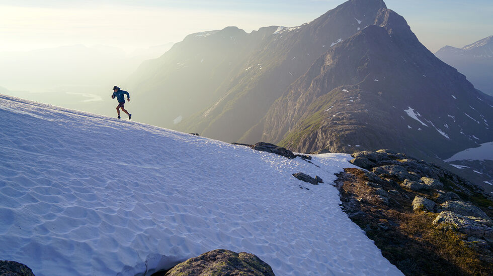 I sitt nye heimland har Kilian Jornet funnet magiske fjell å utforske både sommers og vinters tid. (Foto: Kilian Jornet)