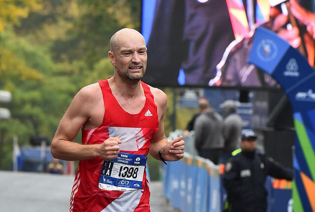 Forberedt: 10-16 dager før et maratonløp liker Jann Post å løpe en lang tur som avsluttes med 12-14 km i konkurransefart. (Foto: Marathonfoto)