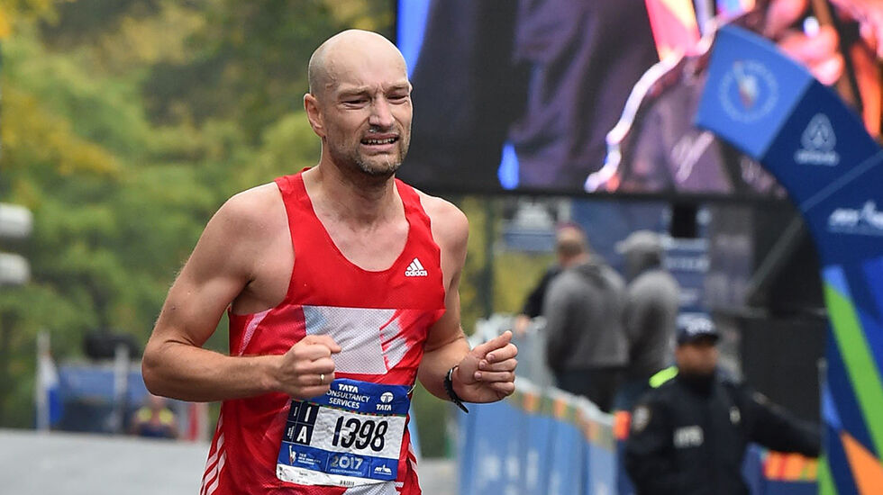 Forberedt: 10-16 dager før et maratonløp liker Jann Post å løpe en lang tur som avsluttes med 12-14 km i konkurransefart. (Foto: Marathonfoto) 