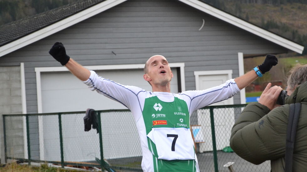 Olger  Pedersen  jubler for seier. Foto: Arrangør