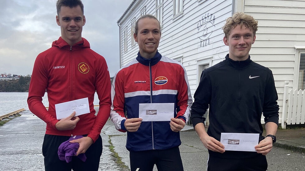 Marius Sørli (midten) vant Glesværløpet og satte samtidig ny løyperekord. På de to neste plassene fulgte Tomas Iversen Skoge og Even Mortensen. (Alle foto: arrangøren/Torhild Kalgraff)