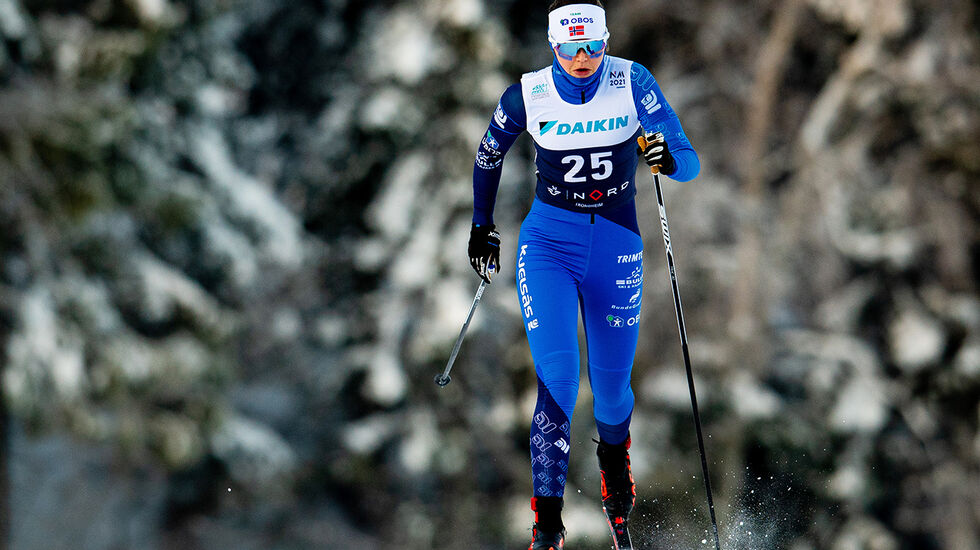 21 år gamle Nora Sanness er en av mange som går fort på ski i den blå Kjelsås-drakten. (Foto: Bildbyrån, Vegard Wivestad Grott)