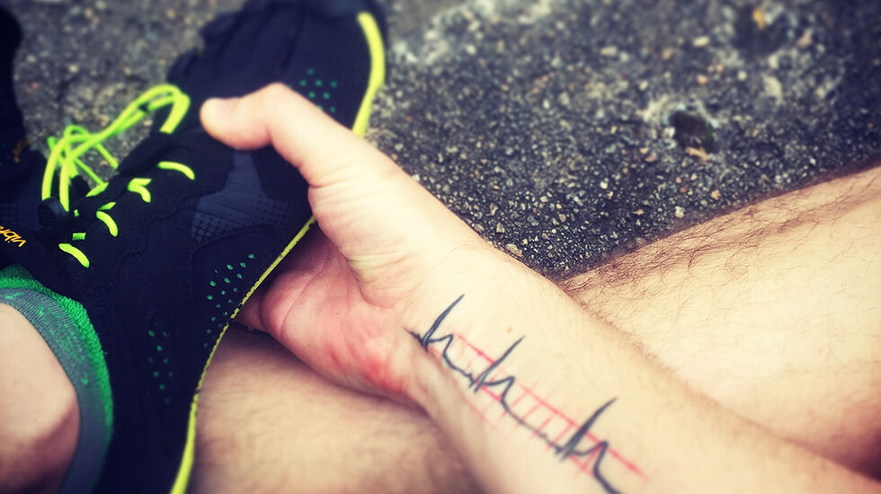 Inspirert av boka Born to Run kjøpte artikkelforfatteren seg five-fingers-sko. (Foto: privat)