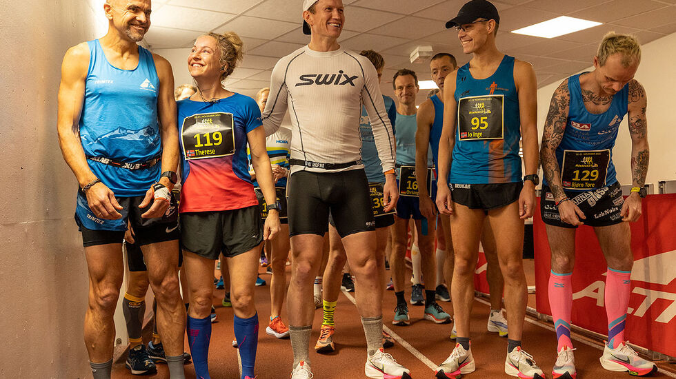 Bislett 24-timers markerte avslutningen på den norske ultraløpsesongen 2021, og stemningen på startstreken gir et godt bilde på ultraløpsmiljøet. (Foto: Samuel Hafsahl)