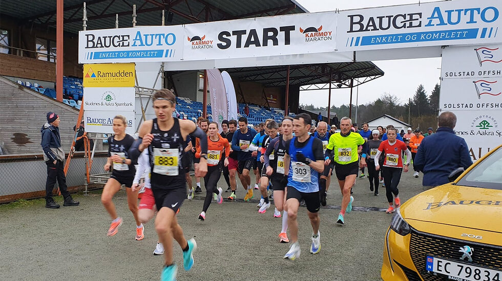 Karmøy Maraton byr på 10 km, halv- og helmaraton. Her ser vi 10 km-løperne legge av gårde under fjorårets løp. (Foto: arrangøren) 