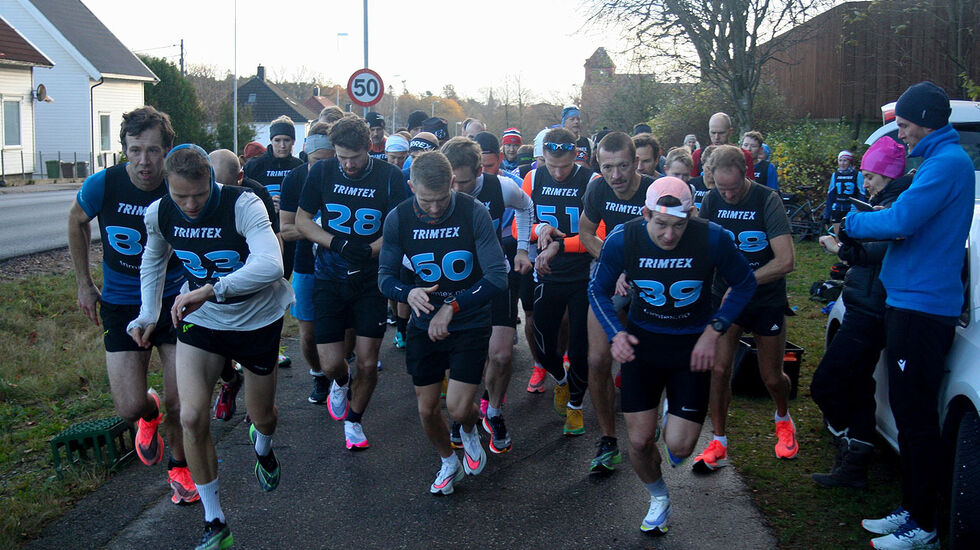 Fra starten på 10 km. (Alle foto: Sverre Larsen)