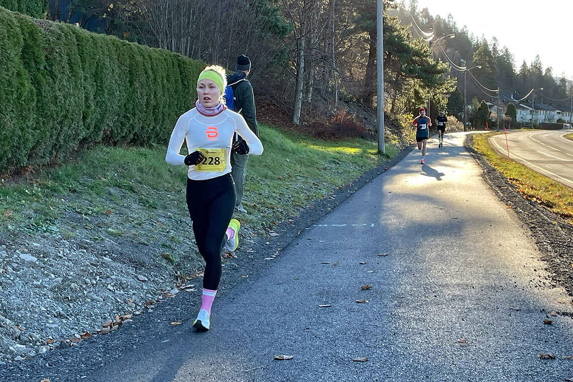 Helene Støle Melsom inn til en klar seier i kvinneklassen på halvmaraton, (Alle foto: arrangøren)