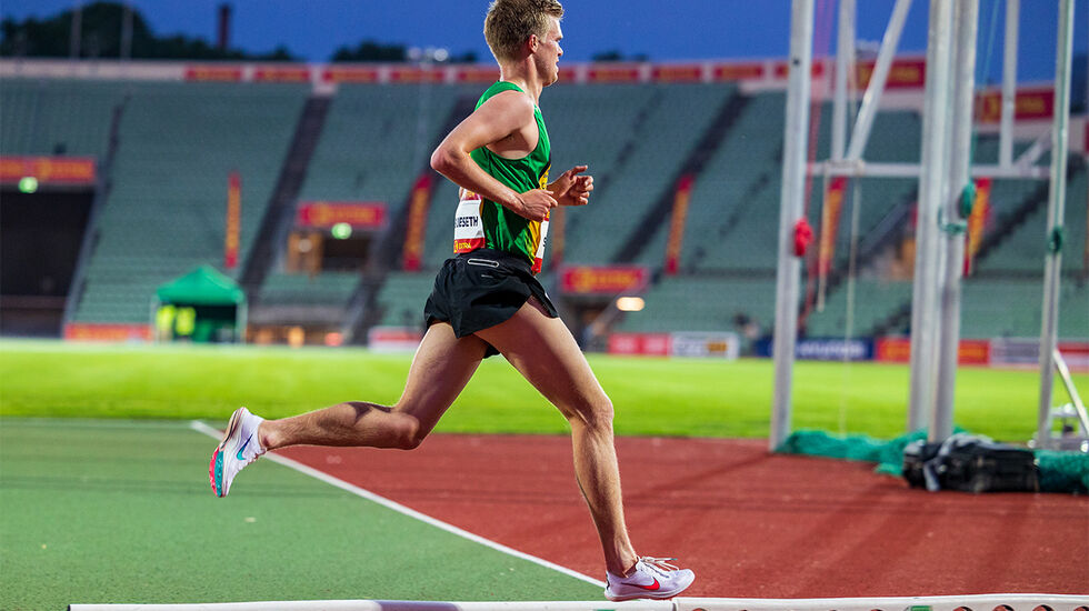 Vi ser Sigurd Ruud Skjeseth i fint driv under Bislett Night of Highlights i sommer. Under NM seinere i sesongen ble det bronse på både 5000 og 10 000 m. (Foto: Samuel Hafsahl)