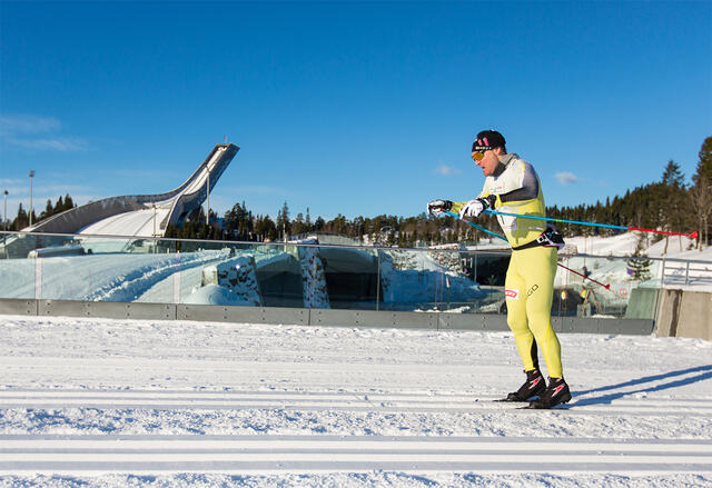 Øystein Pettersen staka fra alle og vant Holmenkollmarsjen i 2015. (Foto: Stian Schløsser Møller)