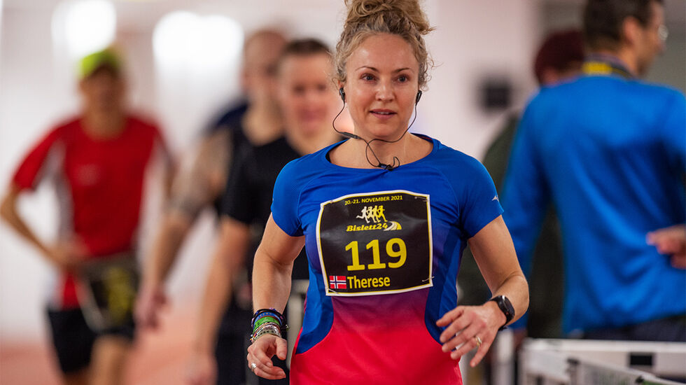 Therese Falk var i fokus under Bislett 24-timers der hun tilbakela hele 261,171 km og satte europeisk rekord. (Foto: Samuel Hafsahl)