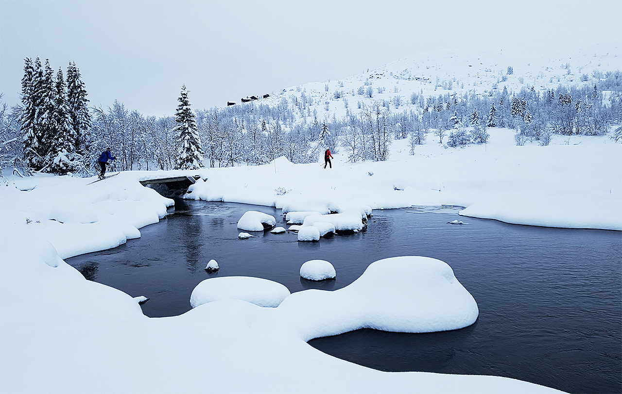Når vi først er fødde i eit vinterland, er det like greitt å utnytte det til noko positivt. (Foto: Bjørn Johannessen)