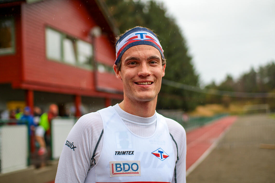 Karl Fremstad får med seg både o-løp og gateløp. Her er han etter Loddefjordløpet, som han vant. (Foto: Arne Dag Myking)