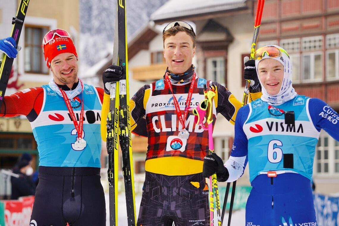 De tre beste menn i Pustertaler Ski Marathon: Oskar Kardin, Max Novak og Stian Hoelgaard. (Foto: Magnus Östh)