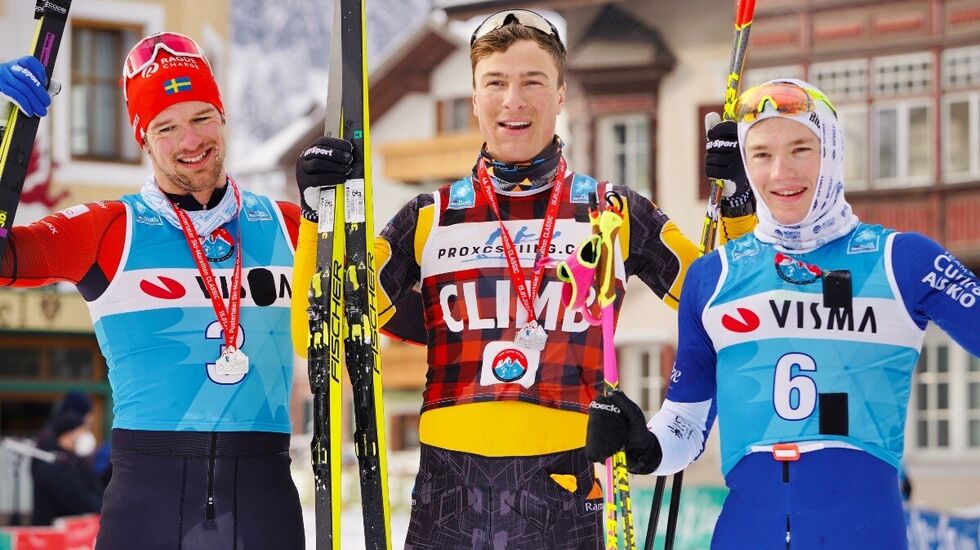 De tre beste menn i Pustertaler Ski Marathon: Oskar Kardin, Max Novak og Stian Hoelgaard. (Foto: Magnus Östh)