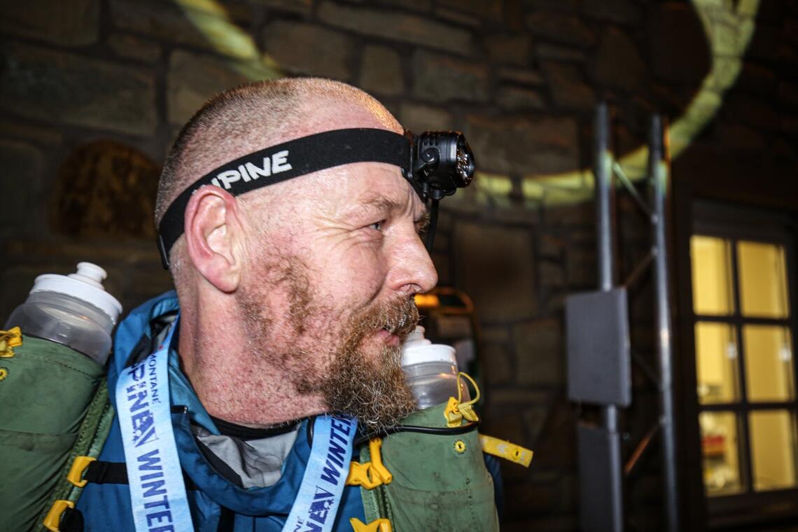 Leif Abrahamsen er i mål etter 410 km i britisk fjellandskap. (Foto: Montane Spine Race)