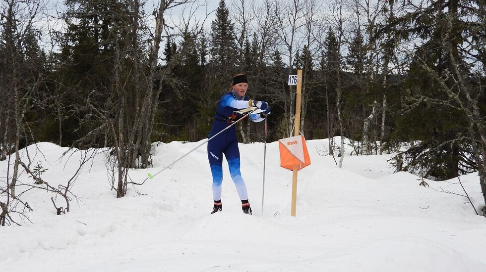Jenny Baklid på vei til klar seier på sprinten i D21.