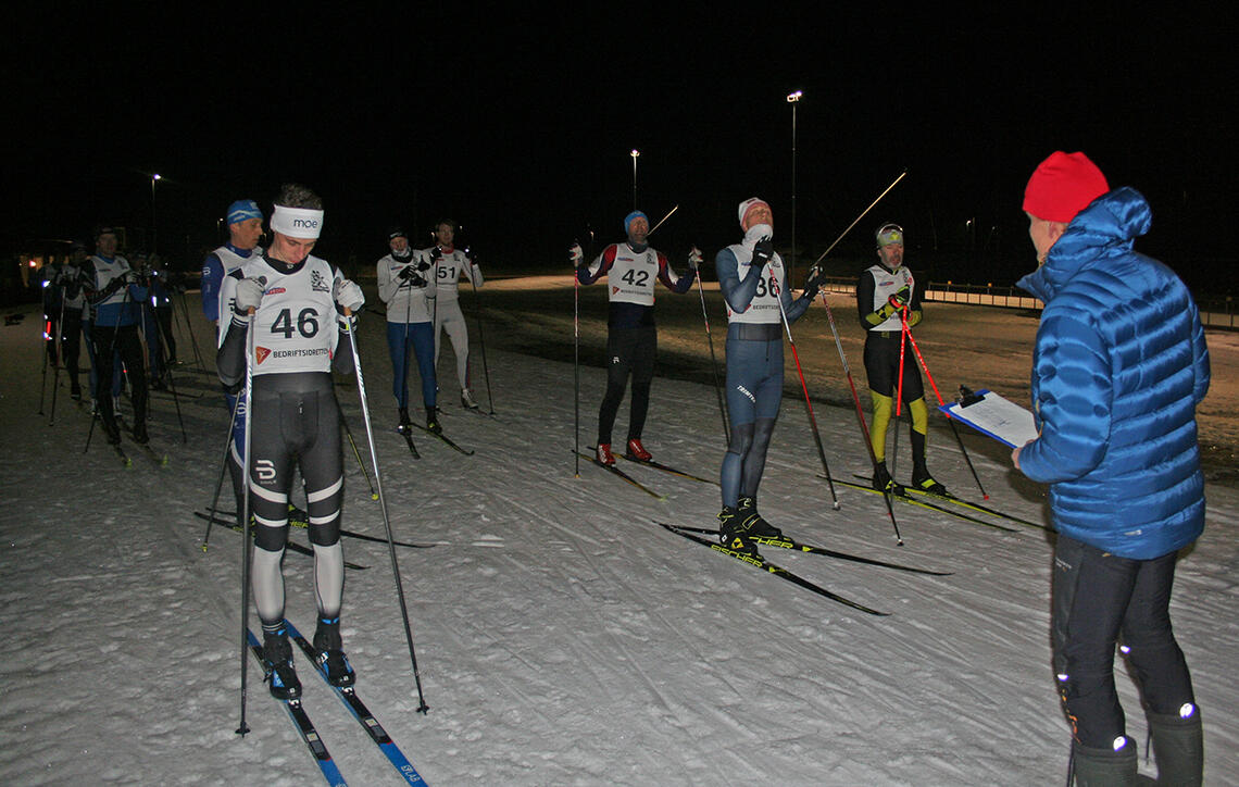 Det nærmer seg start i det tredje rennet av årets Skikarusell på Sandrip. (Foto: Sverre Larsen)