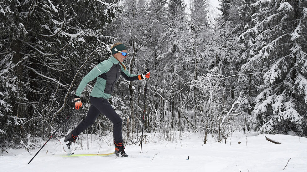 Naturopplevelse er en viktig grunn til at Sylvia trener, enten hun gjør det på randoneeski, langrennsski eller med løpesko på beina. (Foto: Bjørn Johannessen)