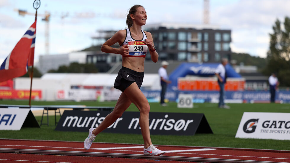 Under bane-NM sist sommer løp Mathilde Theisen inn til sølv på 10 000 m. I terreng-NM seinere på året ble det gull. (Foto: Samuel Hafsahl)