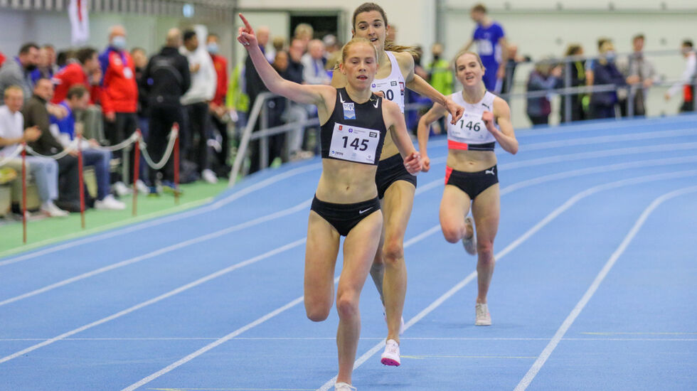 Ina Halle Haugen da hun vant 3000 m innendørs i Ulsteinhallen sist vinter. (Foto: Martin Hauge-Nilsen)