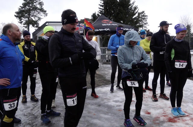 Start på runde 8 under Ekeberg Backyard Ultra. (Foto: Tom-Arild Hansen)