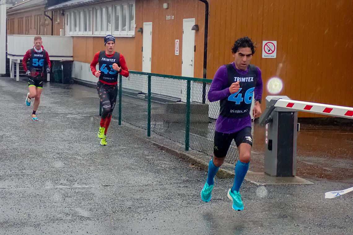 Gabriel Ingebretsen fra Kristiansand løpeklubb dro på feltet hele veien og på siste runden greide han å tilrive seg et lite forsprang. (Foto: Ivar Gogstad)