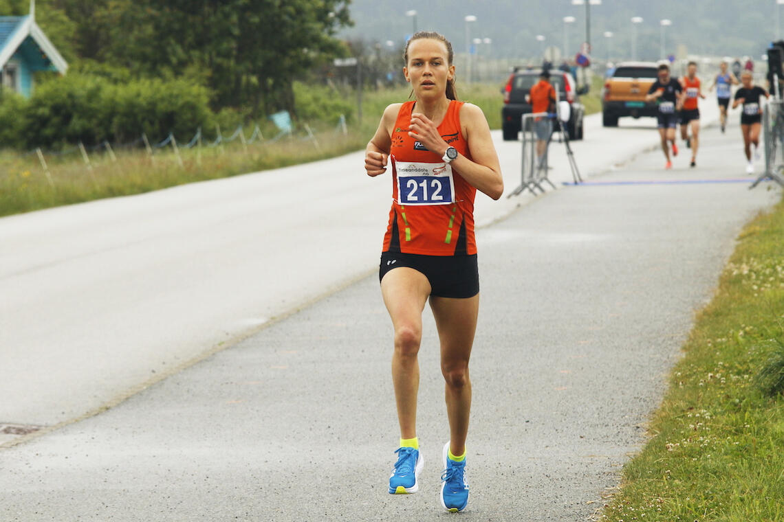 Kristin Vabø, som vi her ser i aksjon på 10 kilometeren i Solastranden Halvmaraton i fjor, vant 10 km i Robust-løpet på 36.21. (Arkivfoto: Turid Veggeland)