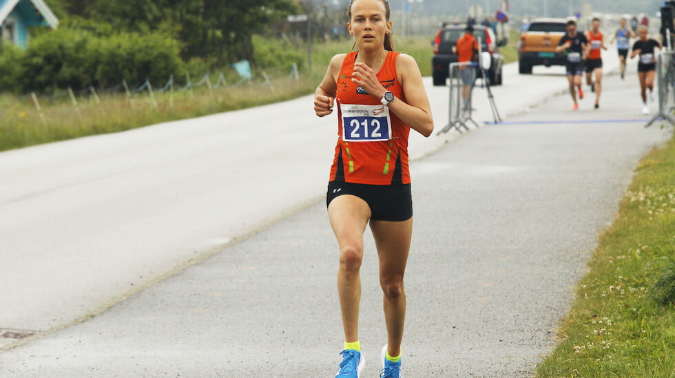 Kristin Vabø, som vi her ser i aksjon på 10 kilometeren i Solastranden Halvmaraton i fjor, vant 10 km i Robust-løpet på 36.21. (Arkivfoto: Turid Veggeland)