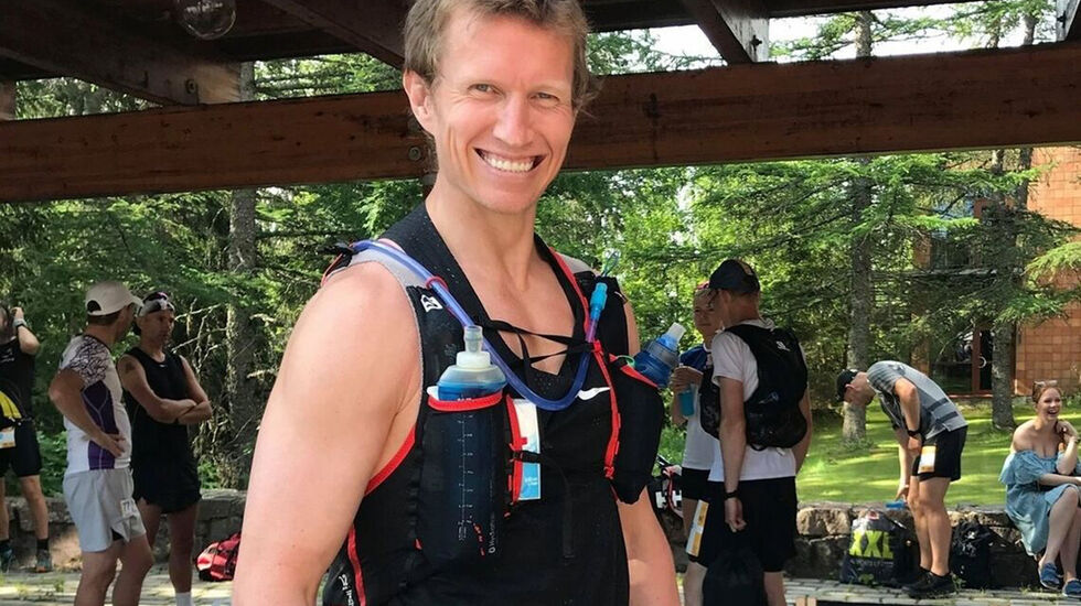 Frank Løke rekker å utfordre seg sjøl i Løke Challenge i Hof Toppers Duathlon. (Foto: Mona Kjeldsberg)