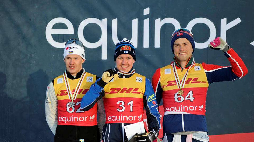 Finske Arsi Ruuskanen (midten) vant foran svenske Leo Johansson (til venstre), mens norske Håvard Moseby ble nummer tre. (Foto: Norges Skiforbund)