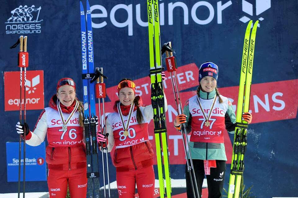 Daryia Nepryaeva sikra seg VM-gullet, mens sølvet gikk til Elizaveta Bekisheva og bronsen til Emma Kirkeberg Mørk. (Foto: Norges Skiforbund)