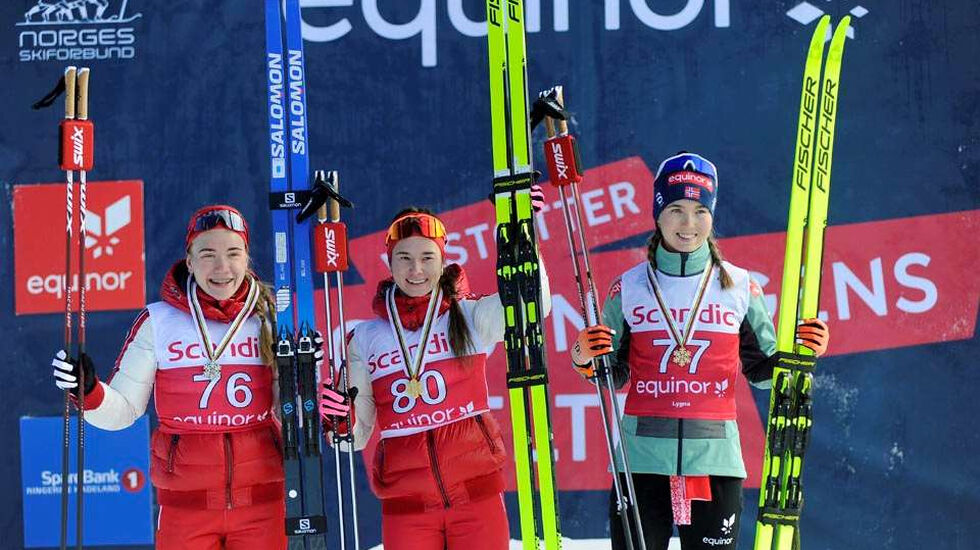 Daryia Nepryaeva sikra seg VM-gullet, mens sølvet gikk til Elizaveta Bekisheva og bronsen til Emma Kirkeberg Mørk. (Foto: Norges Skiforbund)