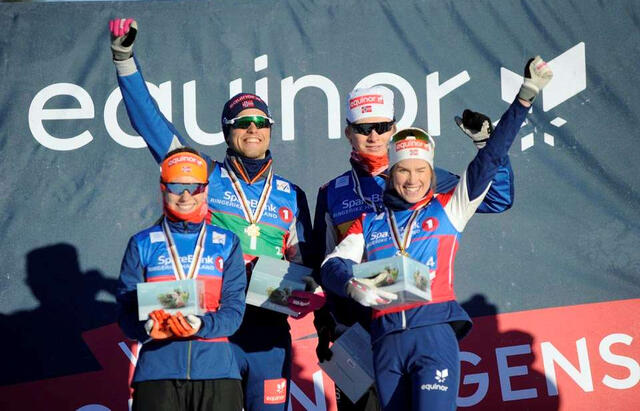 Fra venstre: Mari Folkvord, Håvard Moseby, Andreas Fjorden Ree og Kristin Austgulen Fosnæs sørga for norsk gull i miksstafetten. (Foto: Norges Skiforbund)