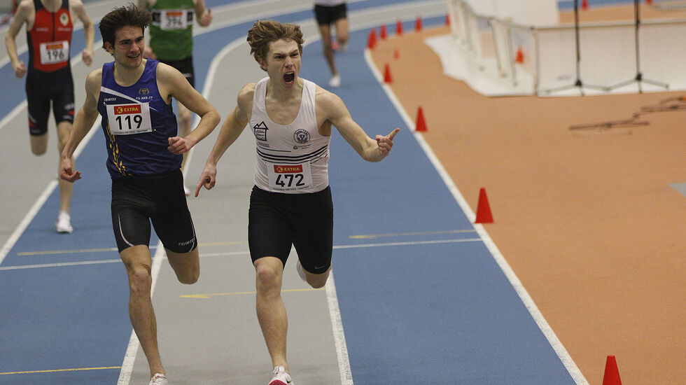 Vegard Vesterhaug Warnes spurtbeseirer Phillip Morken i klasse G-18/19. (Alle foto: Vestpress)