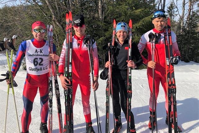 Vinner av dameklassen og de tre raskeste i herreklassen (fra v): Vegard Lans Pedersen, Kristian Moen Bonden, Anita Moen og Qinghang He. (Foto: Tore Stengrundet) Vinner av dameklassen og de tre raskeste i herreklassen (fra v): Vegard Lans Pedersen, Kristian Moen Bonden, Anita Moen og Qinghang He. (Foto: Tore Stengrundet)