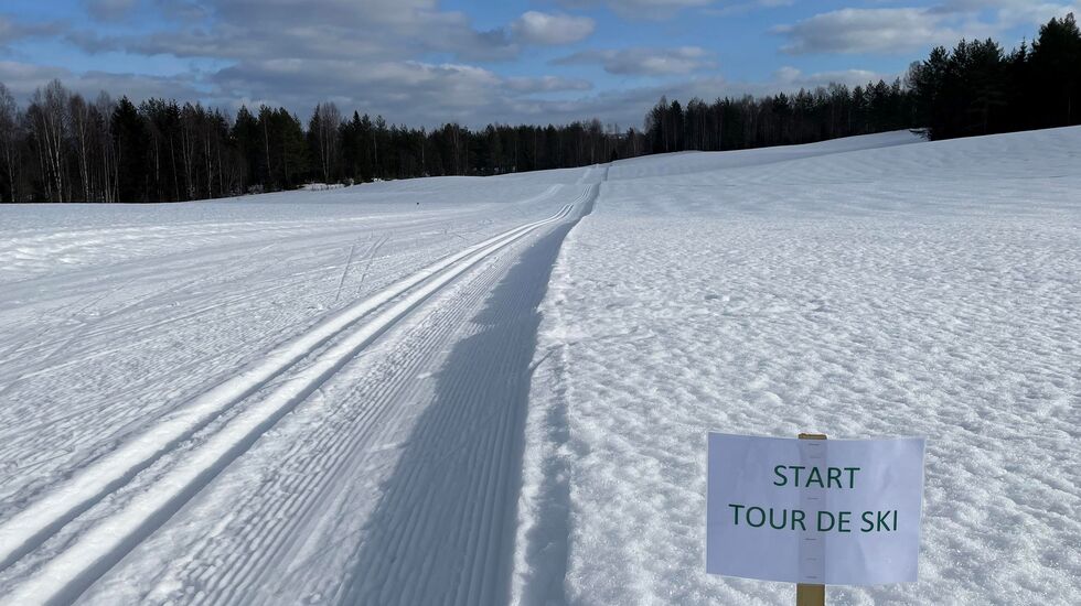 Fra starten på første etappe i Tour de ski Elverum-edition 2022. (Foto: Amund Sigstad)