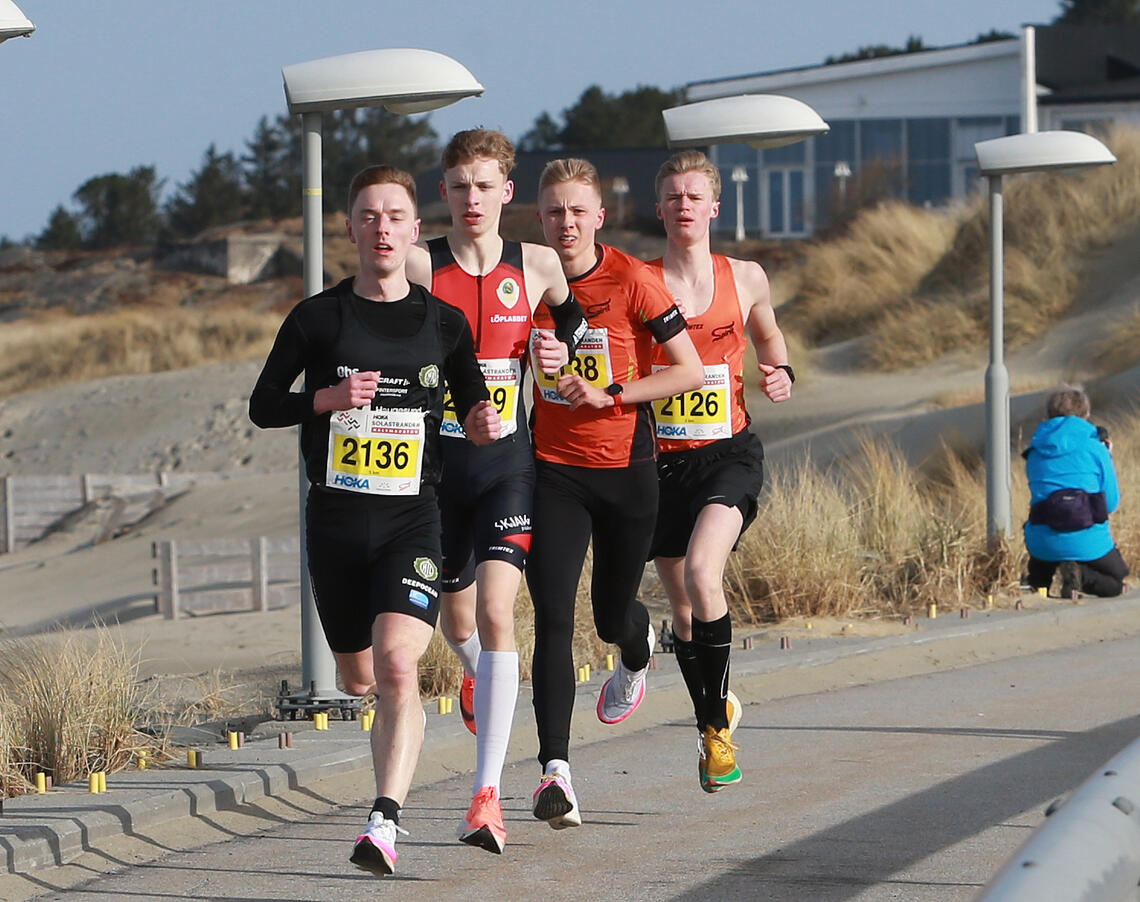 Teten på 5 km: Morten Gjendem, Nikolai Gundersen, nr. 2 Johannes Dalland og vinneren Vetle Solbakken. (Alle foto: Kjell Vigestad)