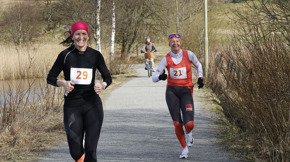 Gro Anita Imsland og Rønnaug Skille ble nummer 2 og 1 på maratondistansen i Stokkaløpet. (Alle foto: Turid Veggeland)