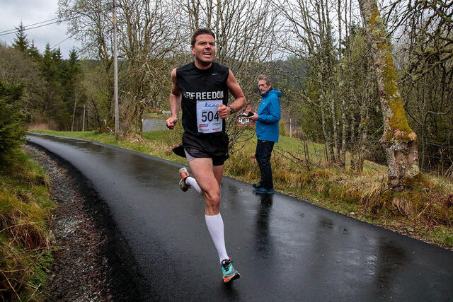 Robert Hisdal løp inn til ny norsk rekord på 1500 meter for veteraner. Her er han fotografert under Kaland løpskarusell hvor han forbedret sin egen rekord på 3000 meter, til 9:11. (Foto: Arne Dag Myking)