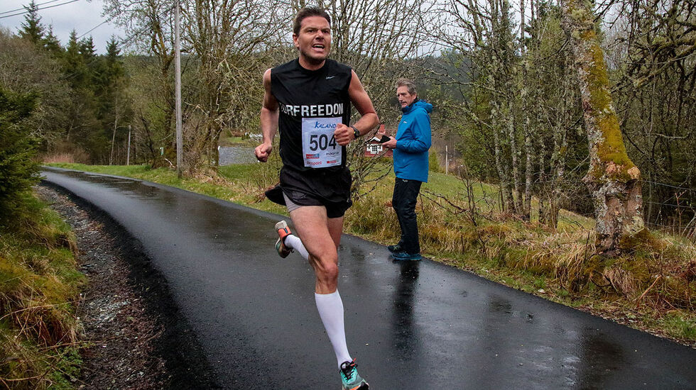 Robert Hisdal løp inn til ny norsk rekord på 1500 meter for veteraner. Her er han fotografert under Kaland løpskarusell hvor han forbedret sin egen rekord på 3000 meter, til 9:11. (Foto: Arne Dag Myking)