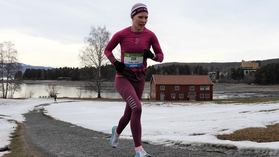 Eli Gjermundshaug Pedersen i seiersdriv i kneika opp til Domkirkeruinene  for andre gang. (Foto: Stein Arne Negård)