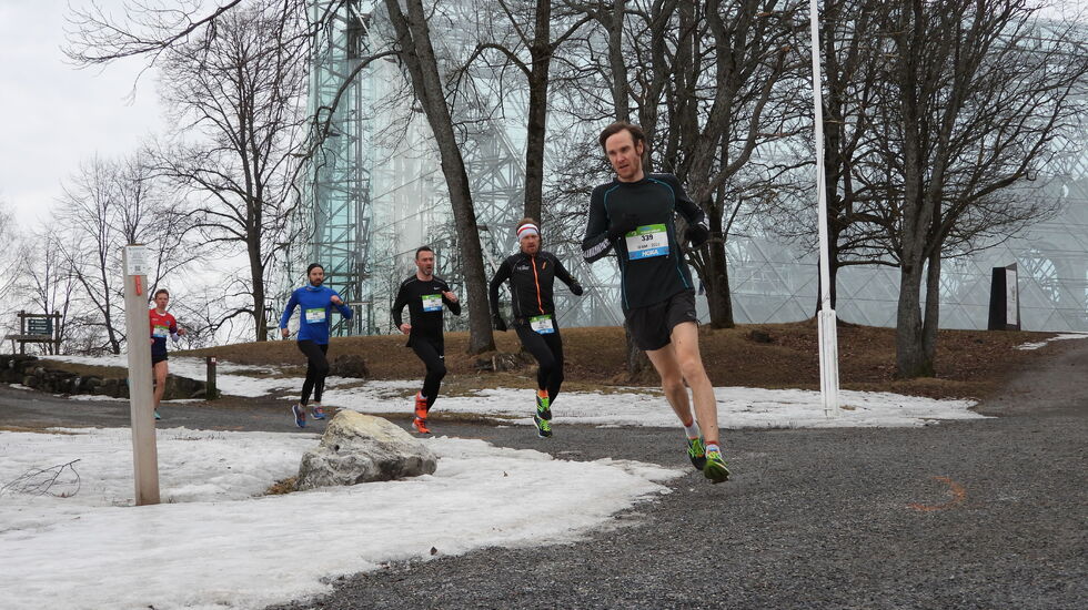 Geir Sandbakken (fra h.) , Kjell Vegard Opheim Endre Hjelseth, John Henry Strupstad og Marcus Danielsen løp inn til plassene 4 til 8. (Foto: Stein Arne Negård)