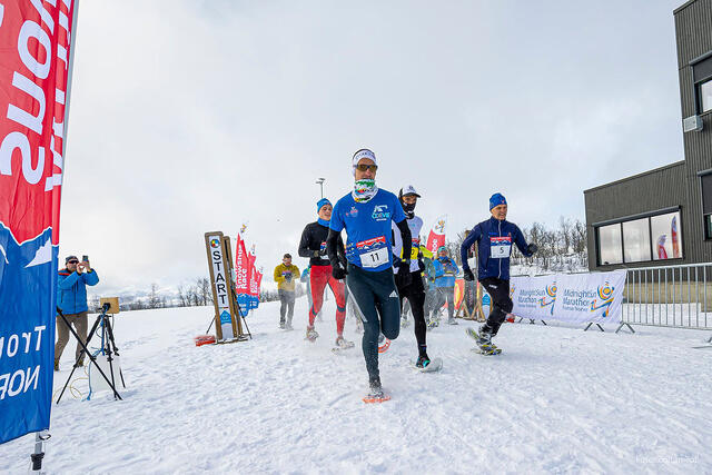 Starten går, Ricard Stephane tar teten. (Alle foto: Zoltan Tot)