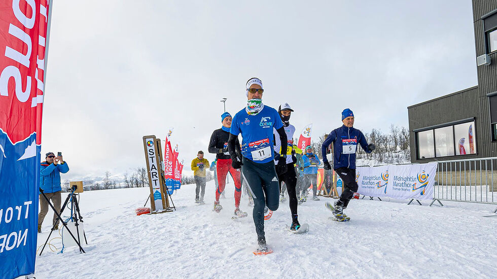 Starten går, Ricard Stephane tar teten. (Alle foto: Zoltan Tot)