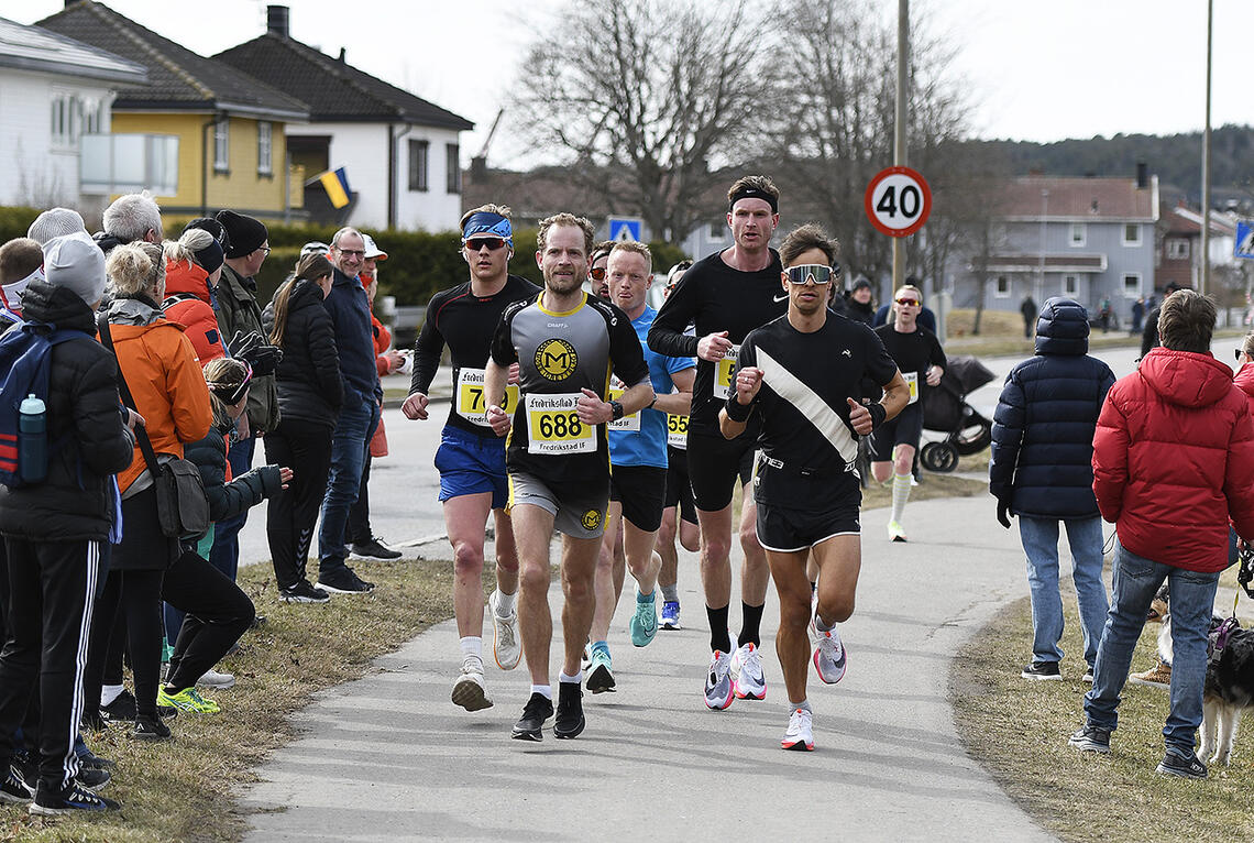 Det var 193 fullførende deltakere på halvmaraton i Fredrikstadløpet. I denne bildeserien kan du se mange av dem. (Alle foto: Bjørn Johannessen)
