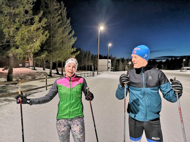 God stemning på Varden skistadion da Vilde Kvale og Amund Sigstad begge gjorde et av sine forsøk i finaleløpet i Tour de ski Elverum. (Foto: Rolf Bakken)