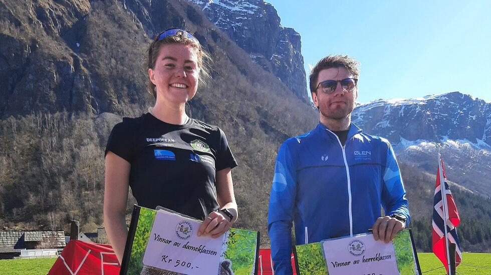Vinnerne: Vilde Vaage Henriksen og Tom Erik Karlsen. (Foto: Olav Samland)