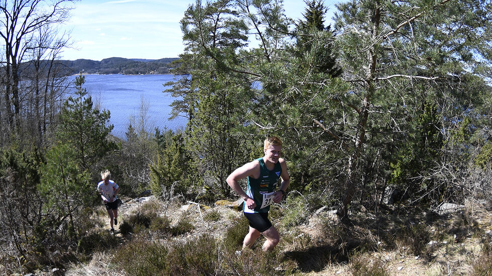 Årets vinner i herreklassen, Victor Borge Svendsen, på vei oppover noen av de krevende bakkene i Monolittløpet. (Alle foto: Bjørn Johannessen)