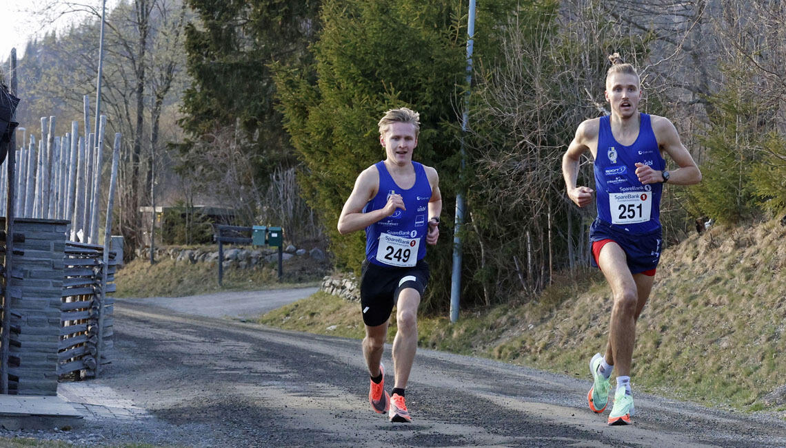 Petter Johansen (249) og Elmer Mulleri Skalle (251), begge fra LIF, fulgte hverandre gjennom hele løpet. Johansen vant spurtduellen og kom i mål 1,9 sekunder foran Skalle.