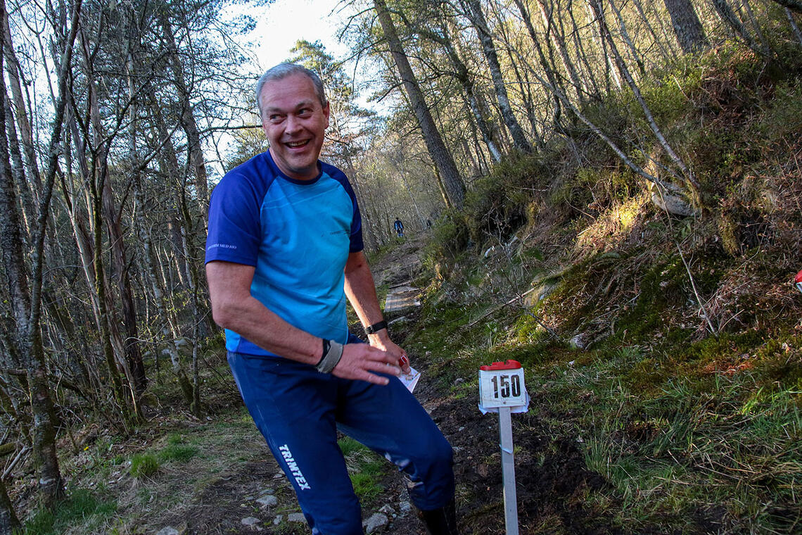 Ørjan Totland klokker i mål. Han løper for Universitetet BIL. (Alle foto: Arne Dag Myking)